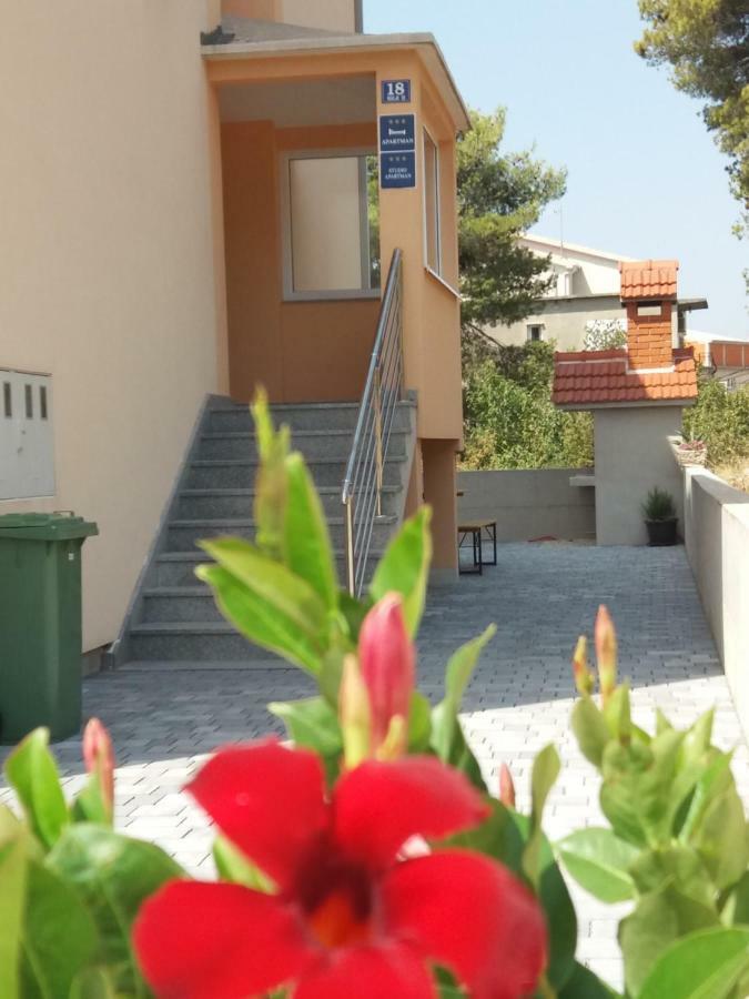 Apartmani "Grgic" أوميس المظهر الخارجي الصورة