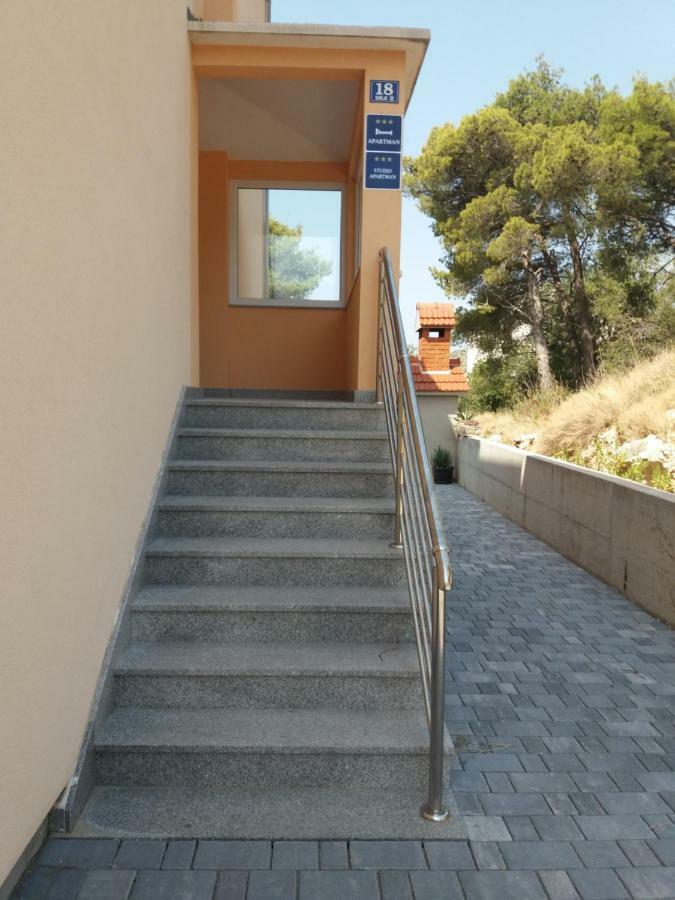 Apartmani "Grgic" أوميس المظهر الخارجي الصورة