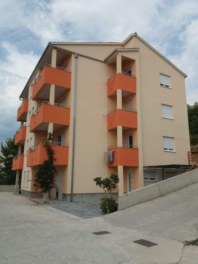 Apartmani "Grgic" أوميس المظهر الخارجي الصورة